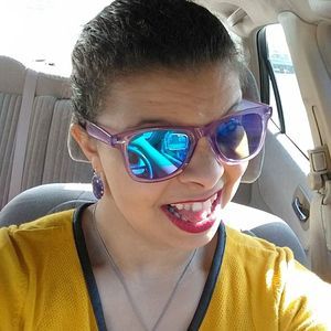 Meet your Posher, Megan